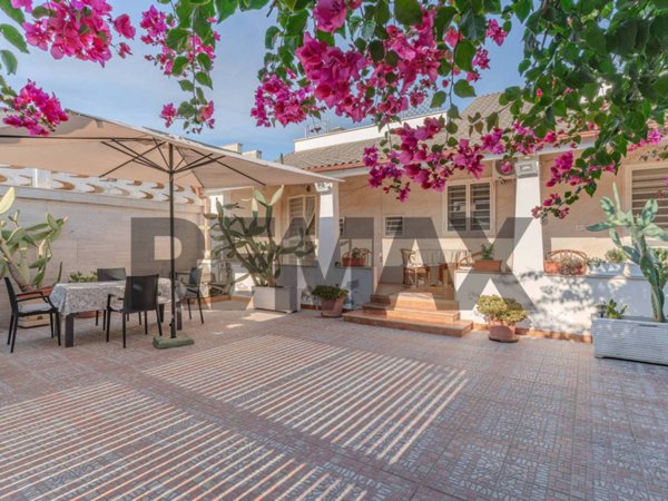 casa indipendente in vendita a Bari in zona San Giorgio