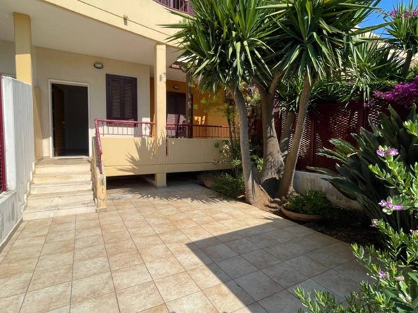 casa indipendente in vendita a Bari in zona Torre a Mare