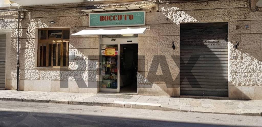 negozio in vendita a Bari in zona Carrassi