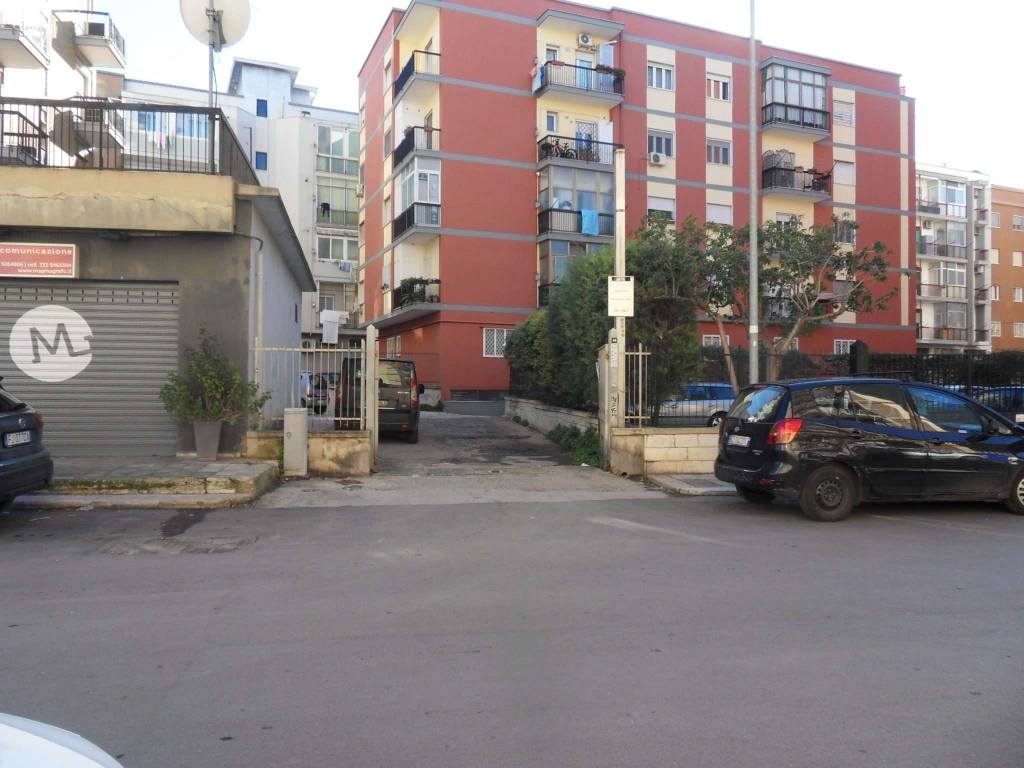 locale commerciale in vendita a Bari in zona San Pasquale