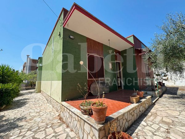 casa indipendente in vendita a Bari in zona Palese/Macchie