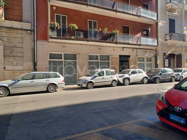 negozio in vendita a Bari in zona Murat
