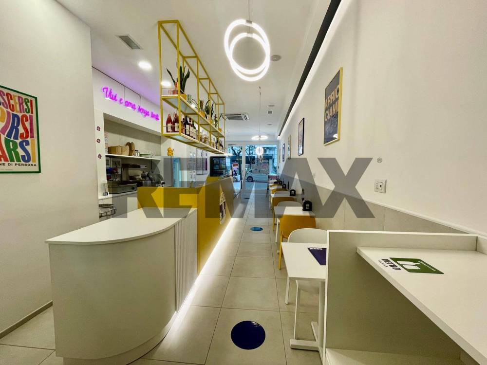 locale commerciale in vendita a Bari in zona Murat