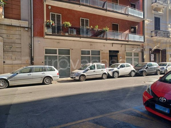 ufficio in vendita a Bari in zona Murat