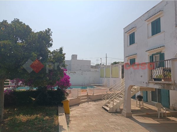 casa indipendente in vendita a Bari in zona Torre a Mare