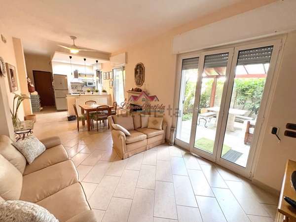 casa indipendente in vendita a Bari in zona Carbonara