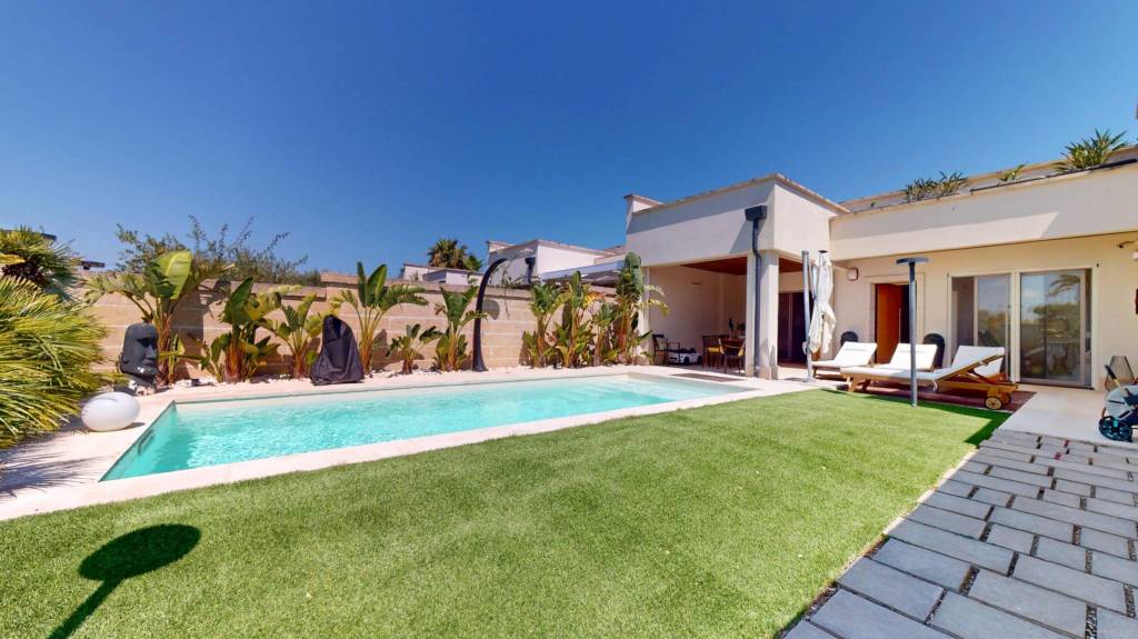 casa indipendente in vendita a Bari in zona Torre a Mare