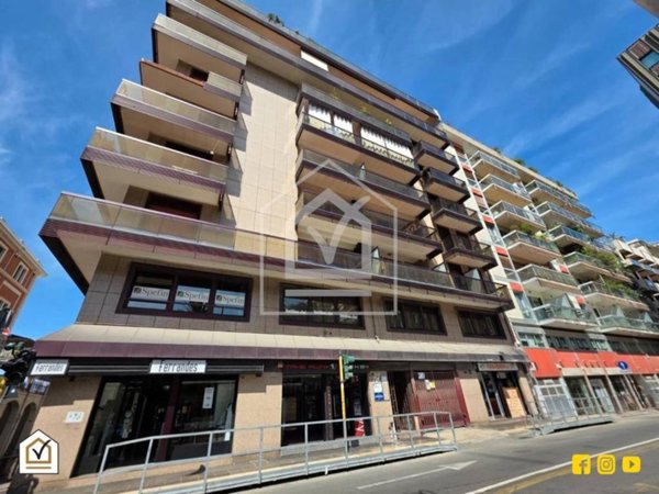 negozio in vendita a Bari in zona Murat