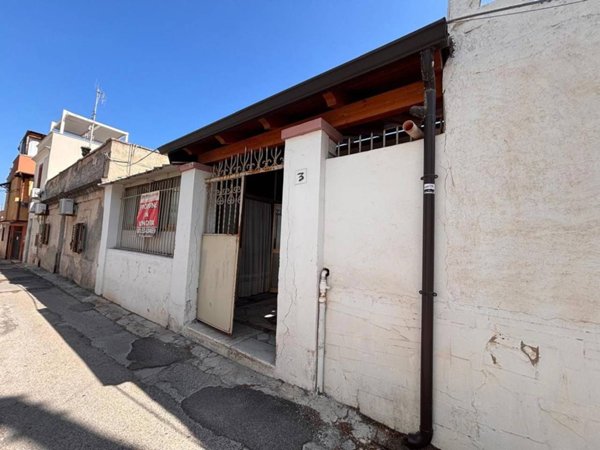 casa indipendente in vendita a Bari in zona Fesca