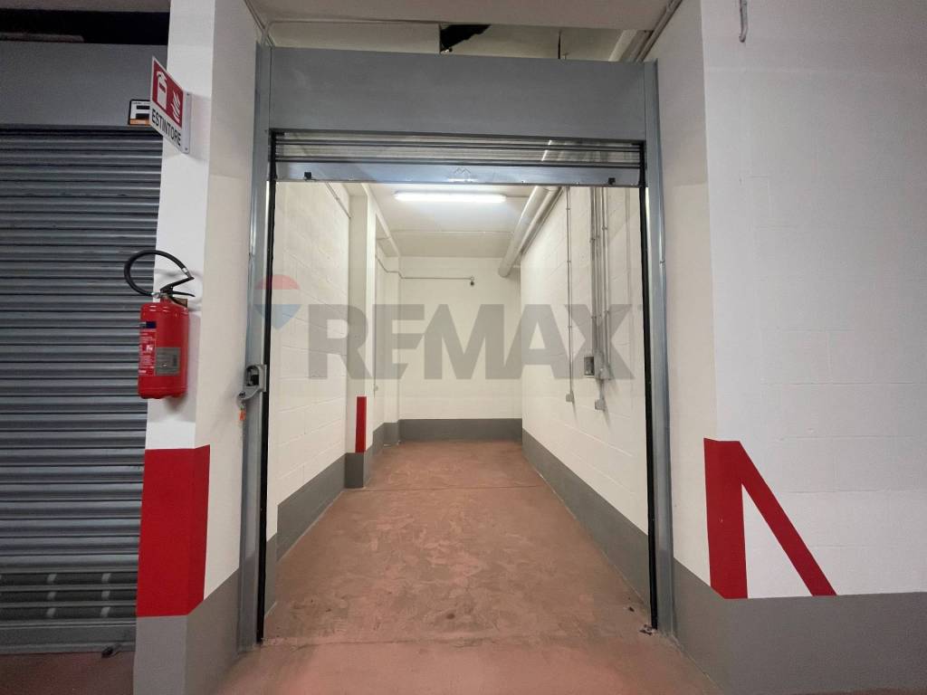 box auto in vendita a Bari in zona Poggiofranco