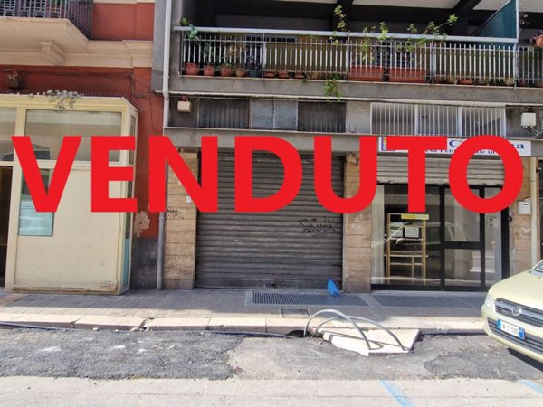 negozio in vendita a Bari in zona Murat