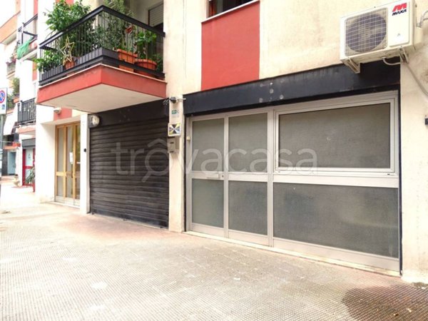 negozio in vendita a Bari in zona Poggiofranco