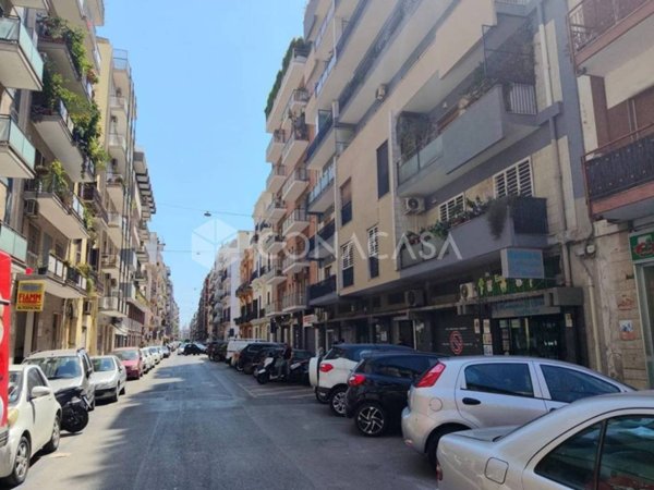 negozio in vendita a Bari in zona Murat