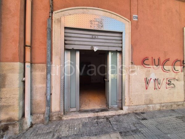negozio in vendita a Bari in zona Murat