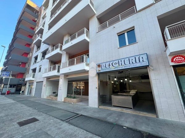 negozio in vendita a Bari in zona Japigia
