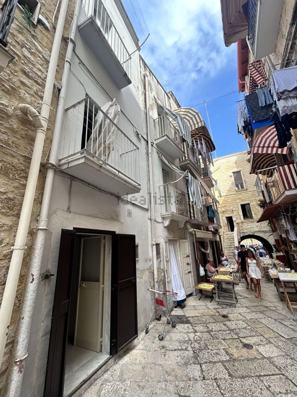 casa indipendente in vendita a Bari in zona Città Vecchia