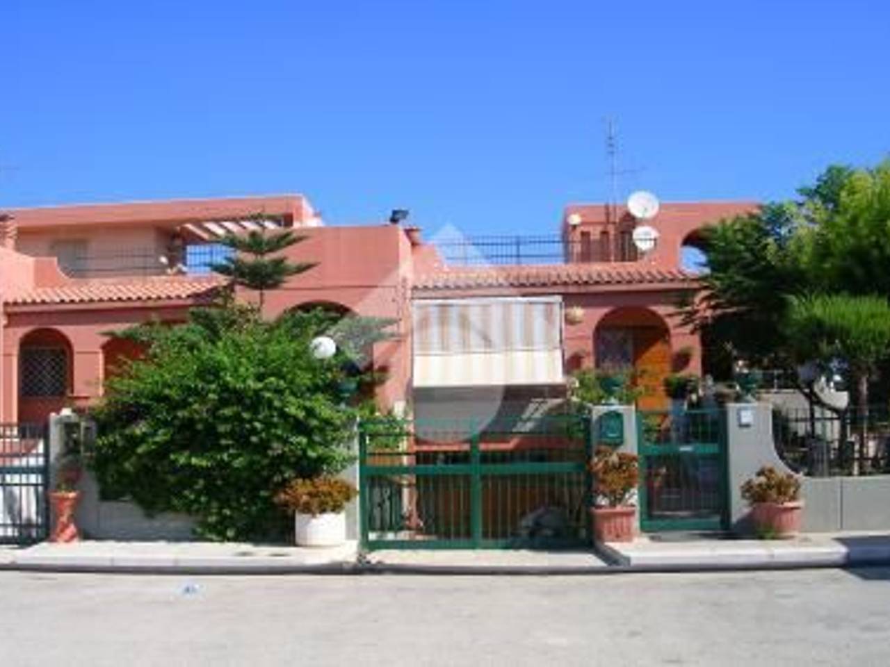 casa indipendente in vendita a Bari in zona Torre a Mare
