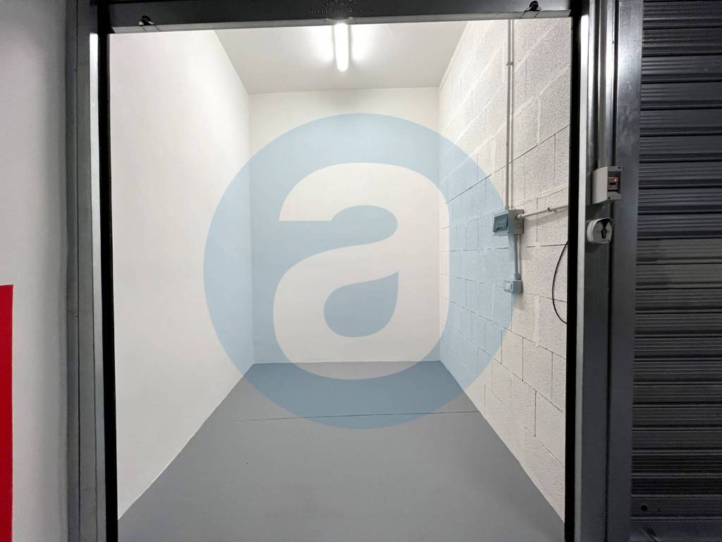 box auto in vendita a Bari in zona Poggiofranco