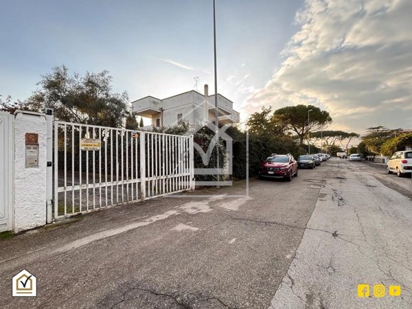 box auto in vendita a Bari in zona Poggiofranco