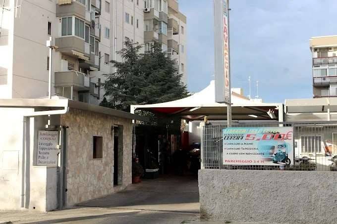 box auto in vendita a Bari in zona Japigia