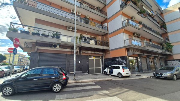 box auto in vendita a Bari in zona Picone