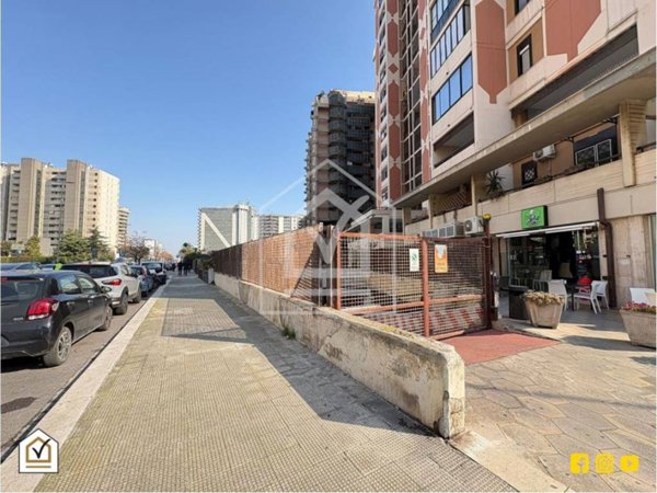 box auto in vendita a Bari in zona Picone