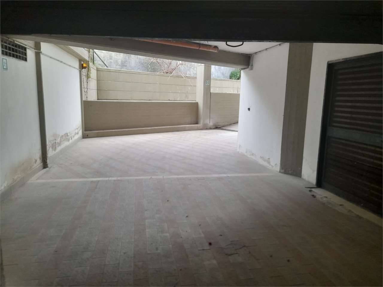 box auto in vendita a Bari in zona Torre a Mare