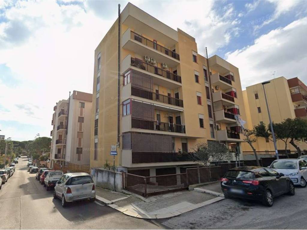 box auto in vendita a Bari in zona Santo Spirito