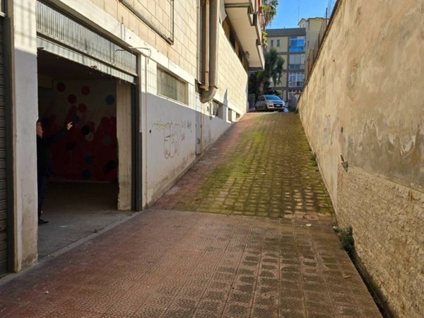 box auto in vendita a Bari in zona Poggiofranco