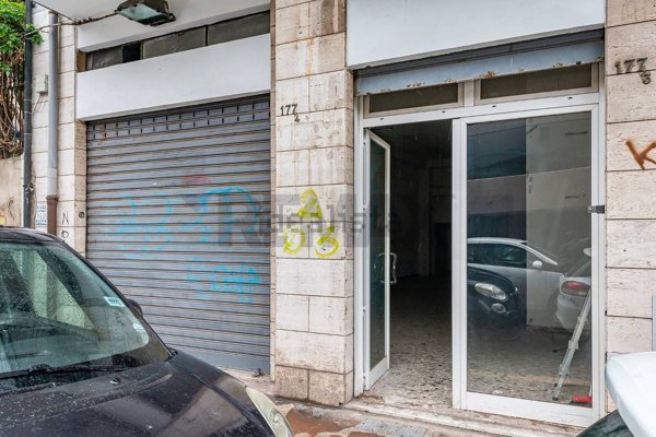locale commerciale in vendita a Bari in zona San Pasquale