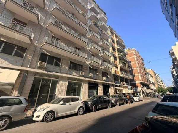 esavano in vendita a Bari in zona Murat