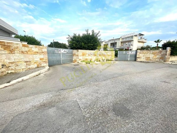 box auto in vendita a Bari in zona Torre a Mare