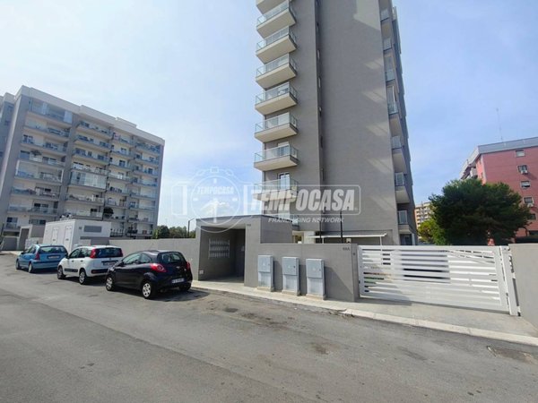 box auto in vendita a Bari in zona Japigia