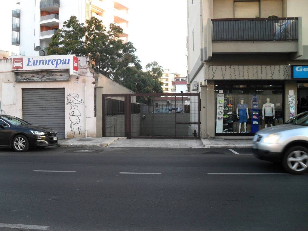 box auto in vendita a Bari in zona Japigia