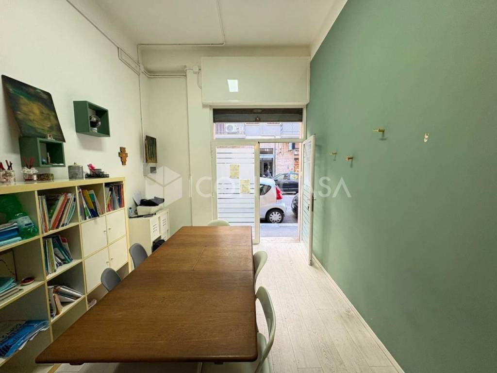 negozio in vendita a Bari in zona Libertà