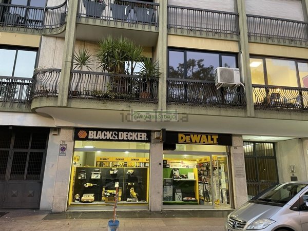 locale commerciale in vendita a Bari in zona Murat