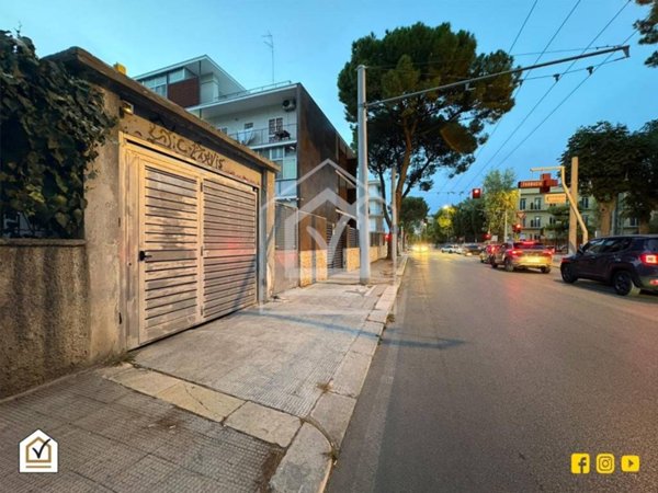 box auto in vendita a Bari in zona Poggiofranco