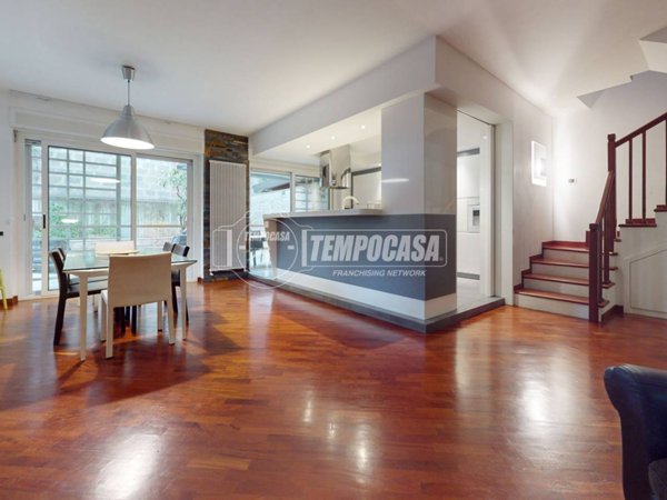 casa indipendente in vendita a Bari in zona Parco Adria