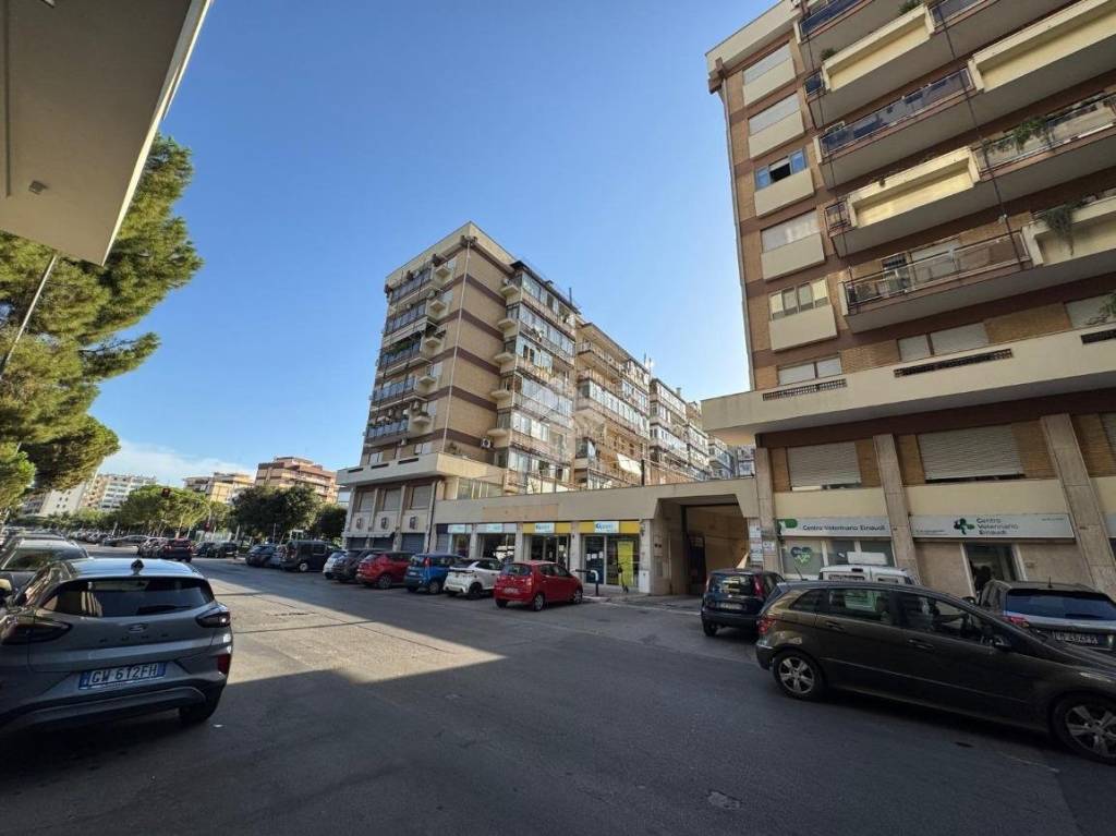 locale commerciale in vendita a Bari in zona San Pasquale