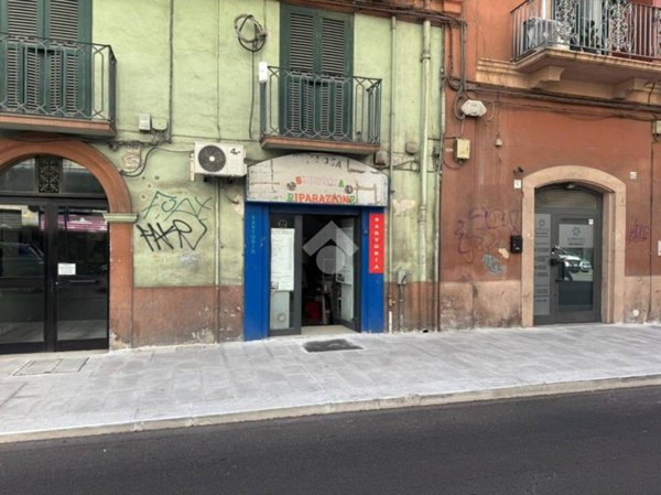 locale commerciale in vendita a Bari in zona Murat