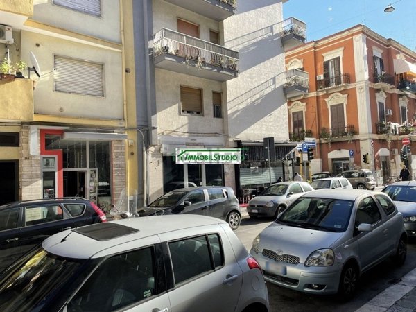 negozio in vendita a Bari in zona Libertà