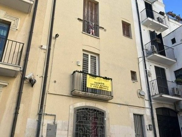 casa indipendente in vendita a Bari in zona Città Vecchia