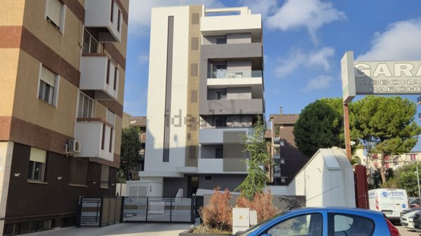 box auto in vendita a Bari in zona San Pasquale