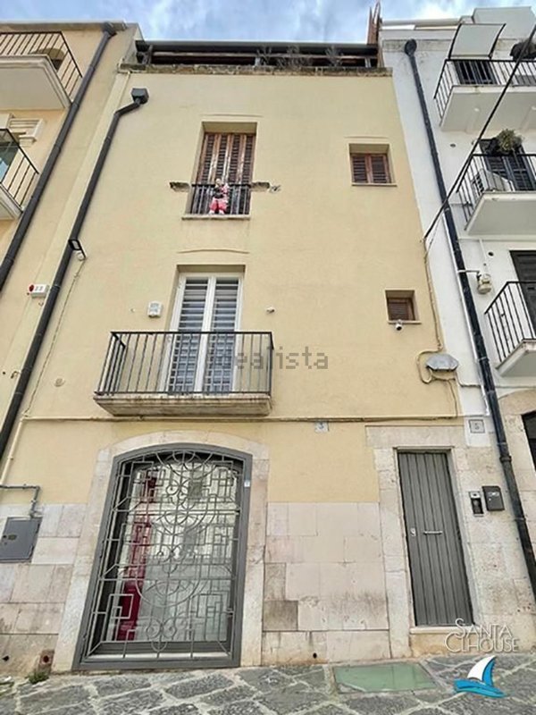 casa indipendente in vendita a Bari in zona Città Vecchia