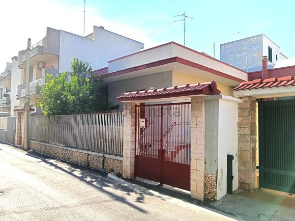casa indipendente in vendita a Bari in zona Carbonara