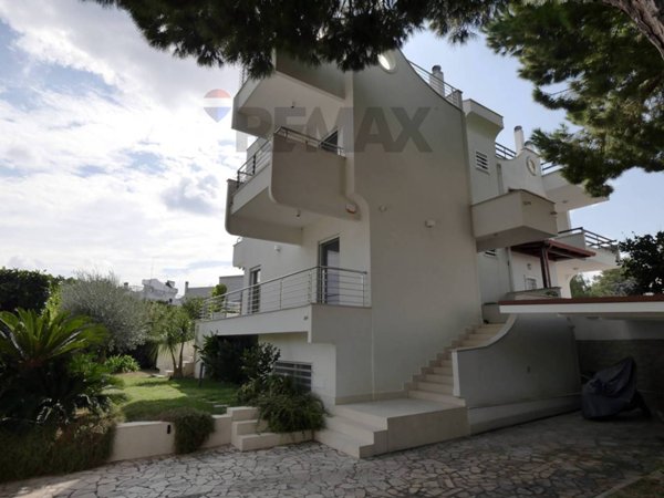 casa indipendente in vendita a Bari in zona Torre a Mare