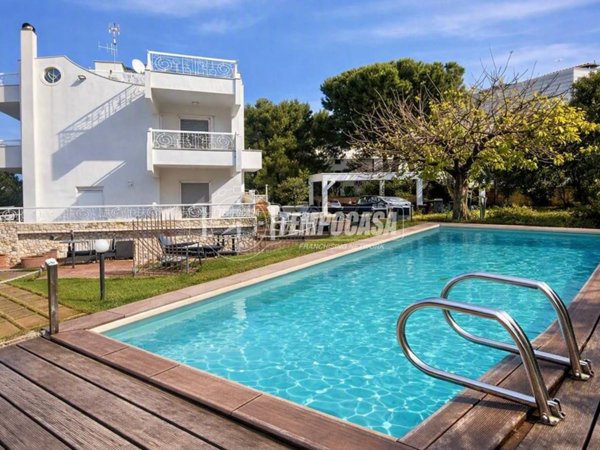 casa indipendente in vendita a Bari in zona Torre a Mare