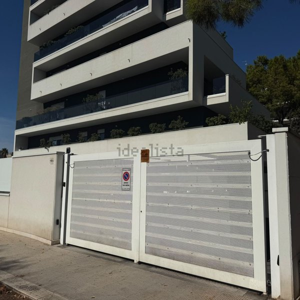 box auto in vendita a Bari in zona Picone