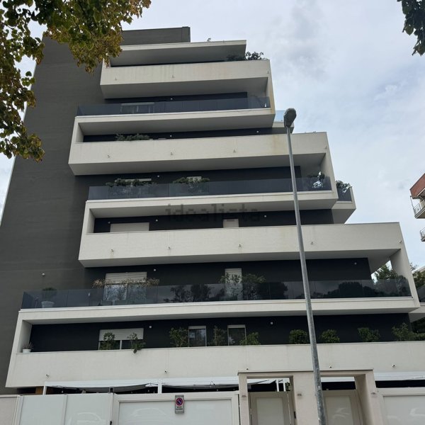 box auto in vendita a Bari in zona Poggiofranco