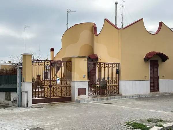 casa indipendente in vendita a Bari in zona Palese/Macchie